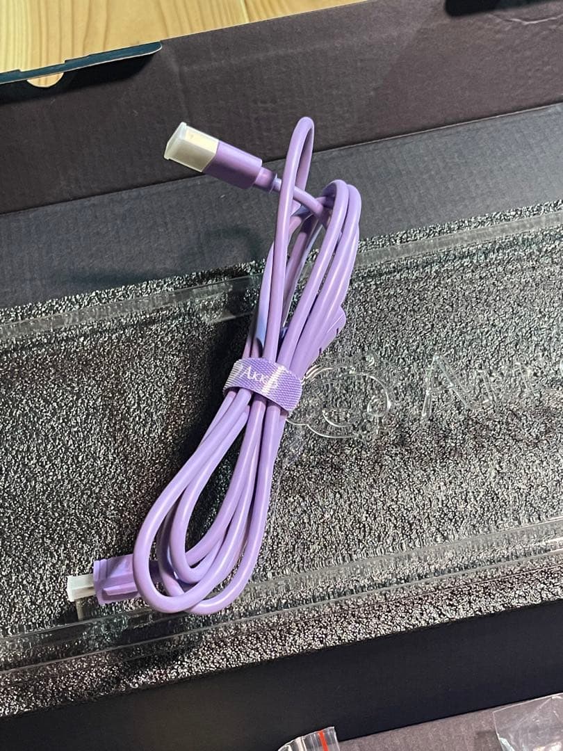 入手困難　KUROMI キーボード パープル/ホワイト