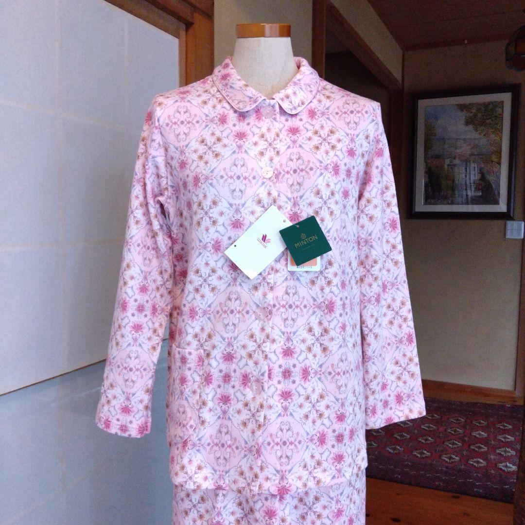 日本製　ワコールミントン花柄ピンク　あったかパジャマ 襟付き