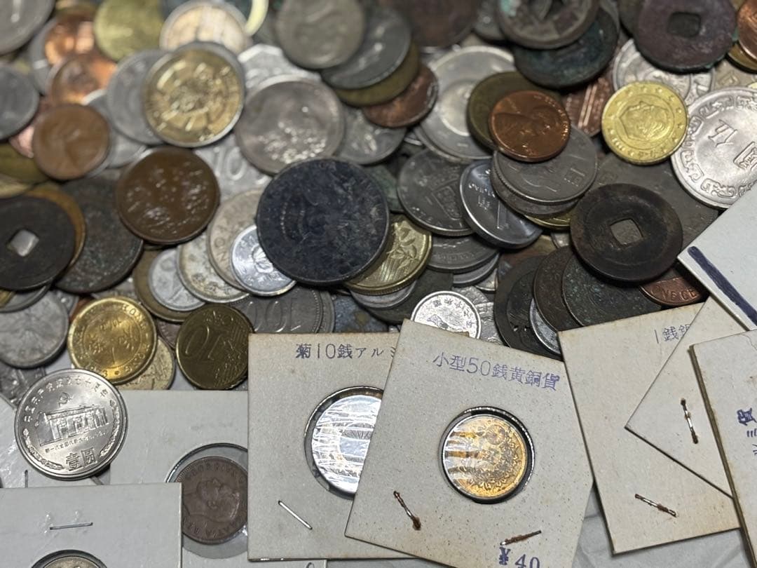 ミ*モ様 古銭　外国　メダル　記念硬貨　穴銭　まとめて　約4.7キロ