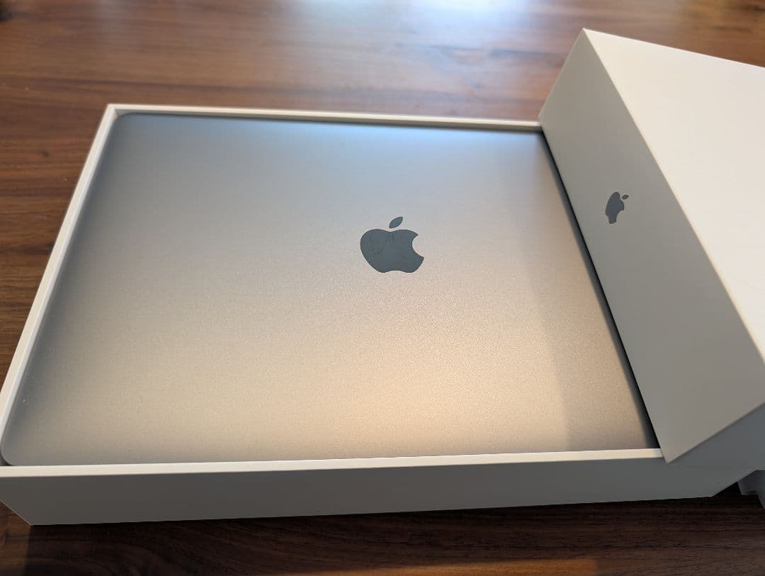 MacBook Air M1 (2020) 8GB 512GBバッテリー100%