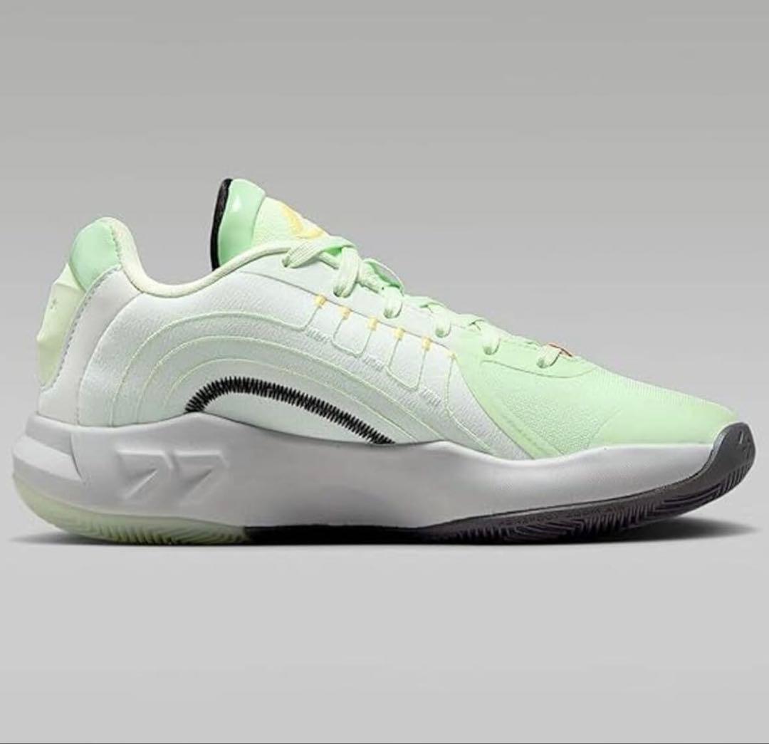 新品　ナイキ　ジョーダン　ルカ4 GS 25㎝