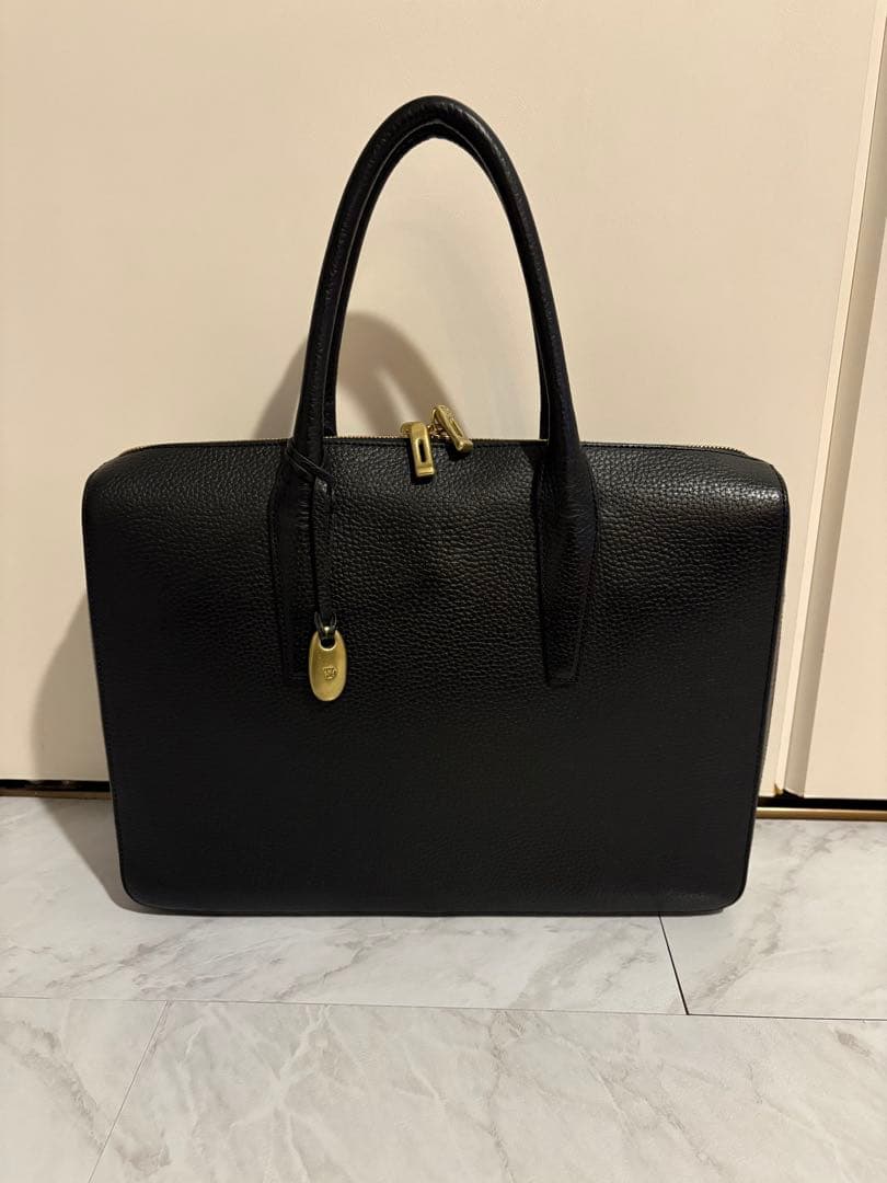 ブラックレザービジネスバッグ