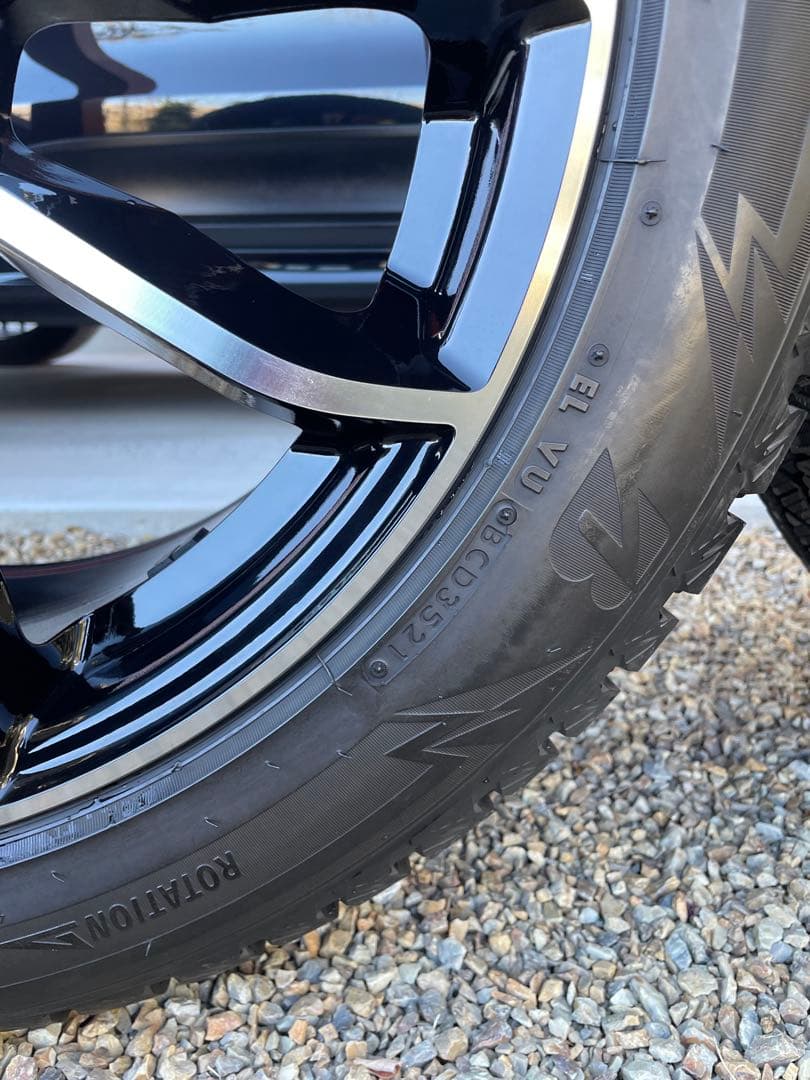 雨*太様 ポルシェマカン95B BS ブリザック19インチ スタッドレスタイヤホ