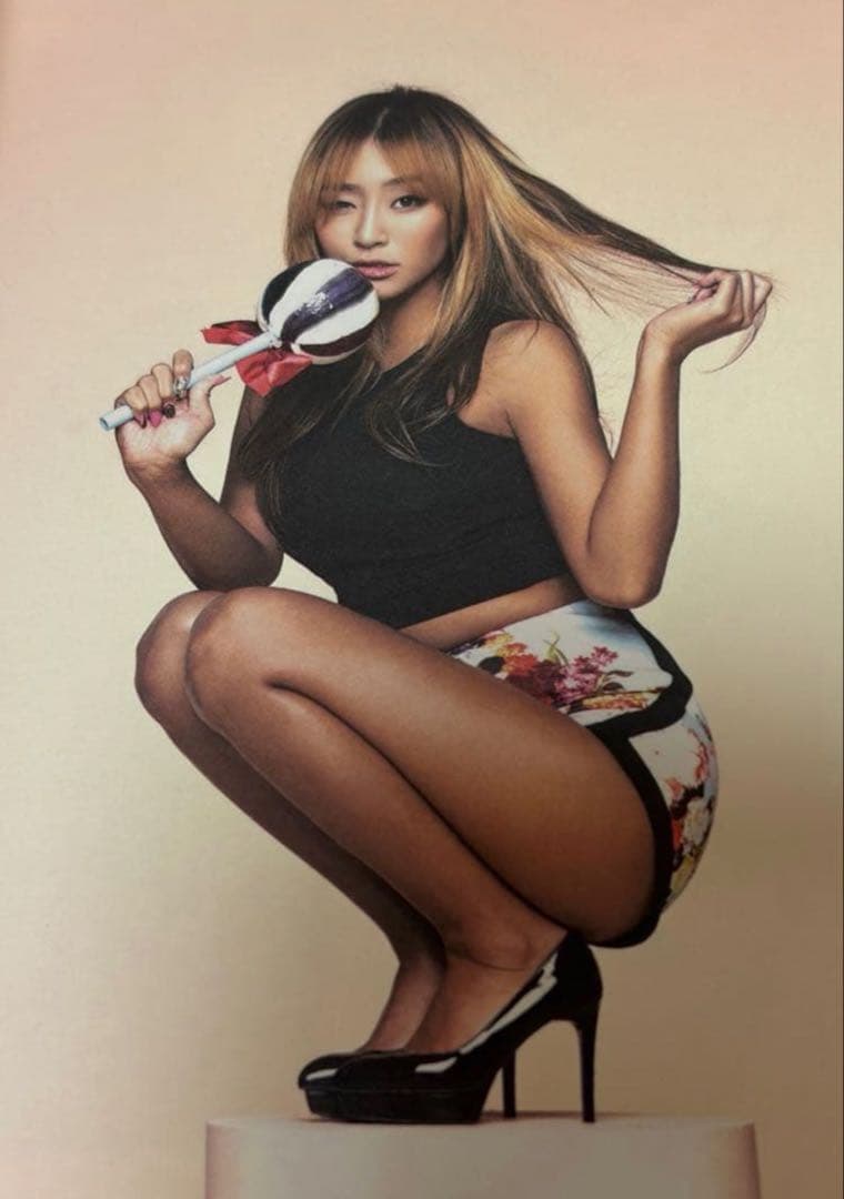 SISTAR 4つアルバム と HYOLYN トレカセット‼️