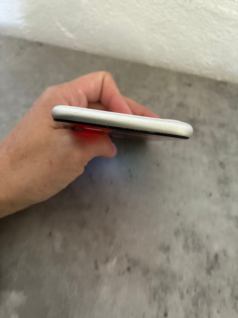 iPhone SE 第３世代128GB ホワイト※注意点いろいろ