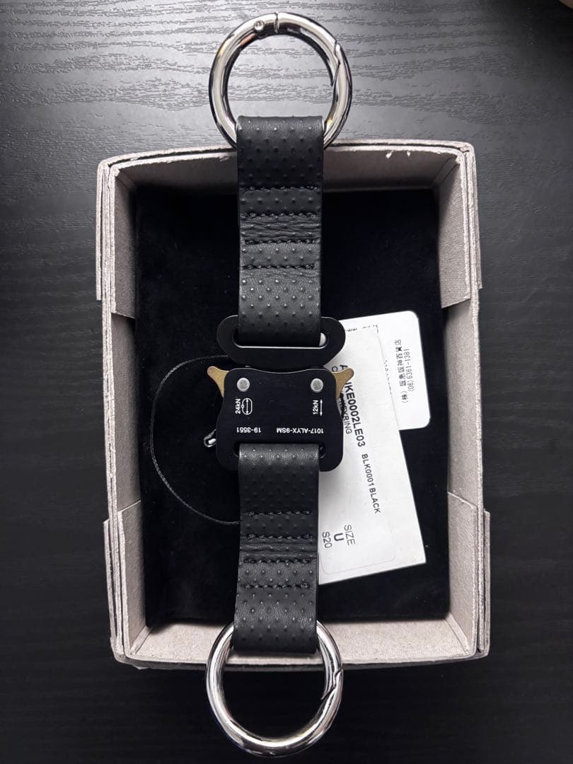 1017 ALYX 9SM キーホルダー キーチェーン