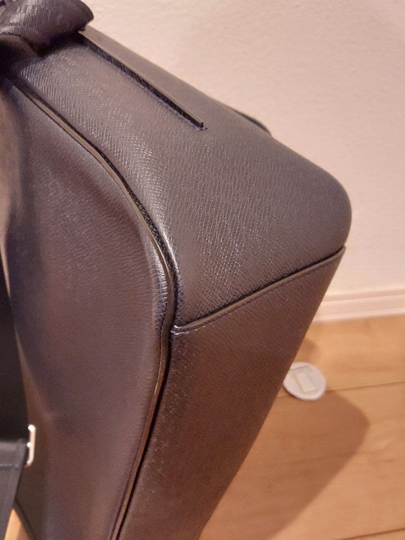 S*'様 ルイヴィトン タイガ ロマンMM ショルダーバッグ レザー