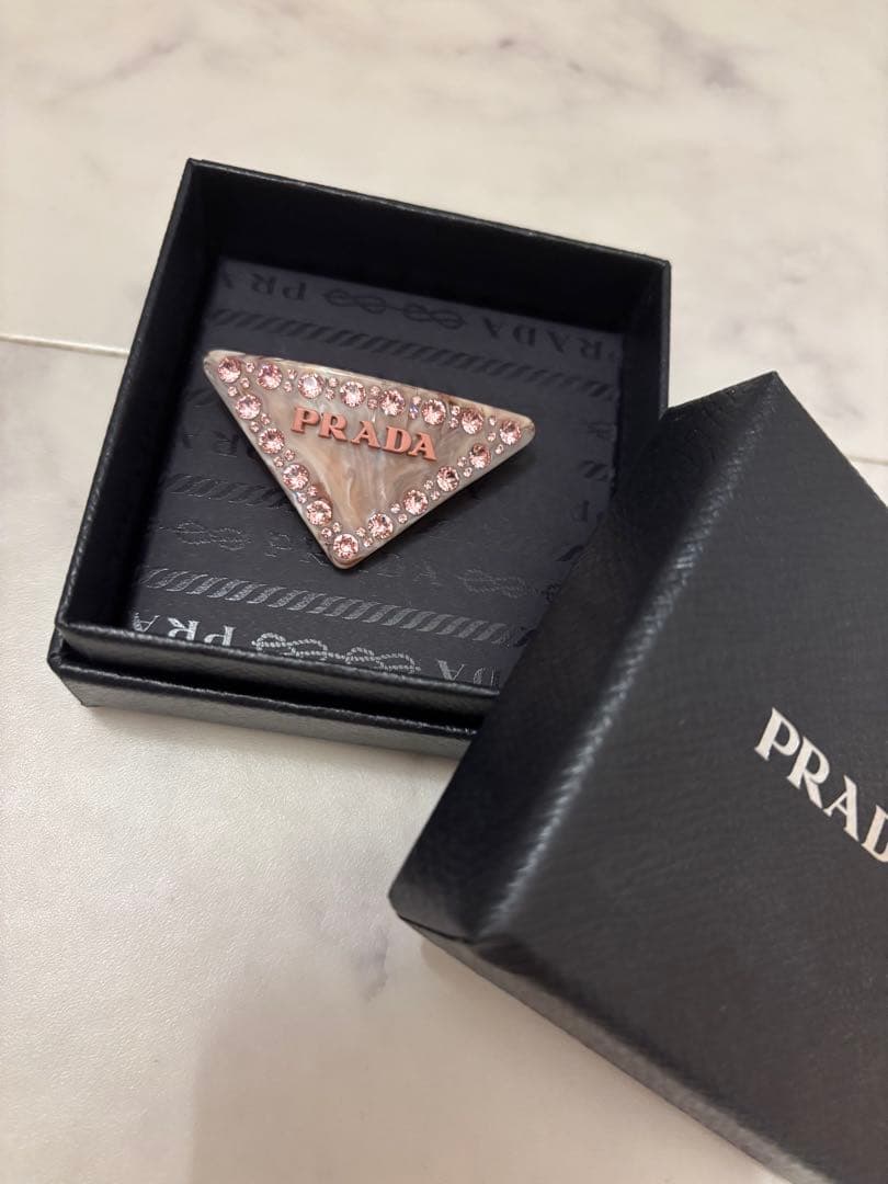 【値下げ】PRADA ヘアクリップ　プレキシガラスヘアクリップ