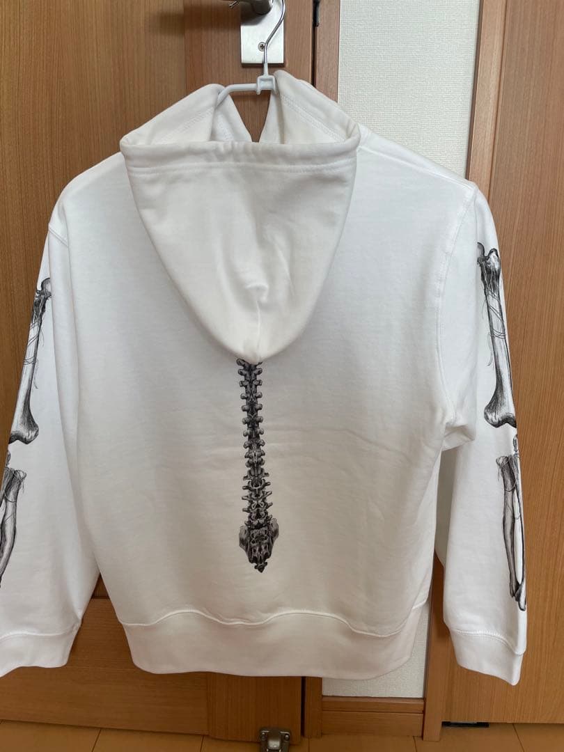 あ*お様 新品未使用Noremidボーン ホワイトパーカー
