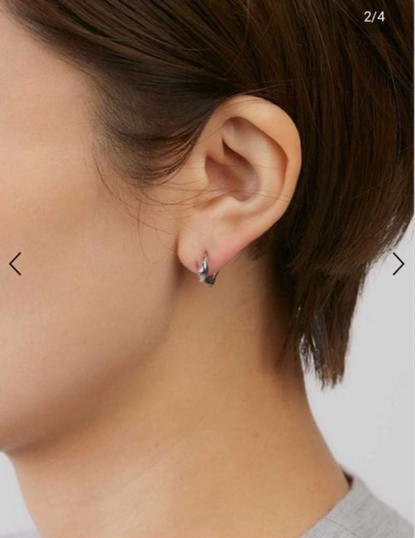 マリアブラックAnil 6 Huggie Piereced Earring