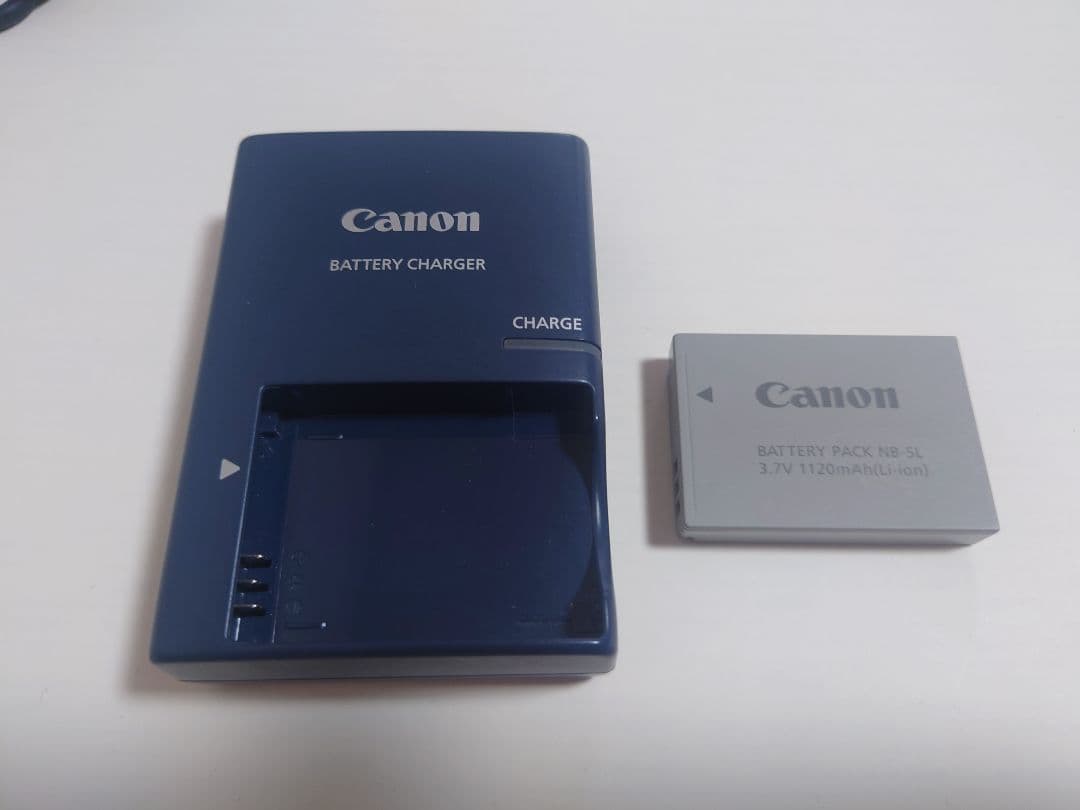 キャノン　デジカメ　IXY 920 IS ゴールド 箱あり　美品