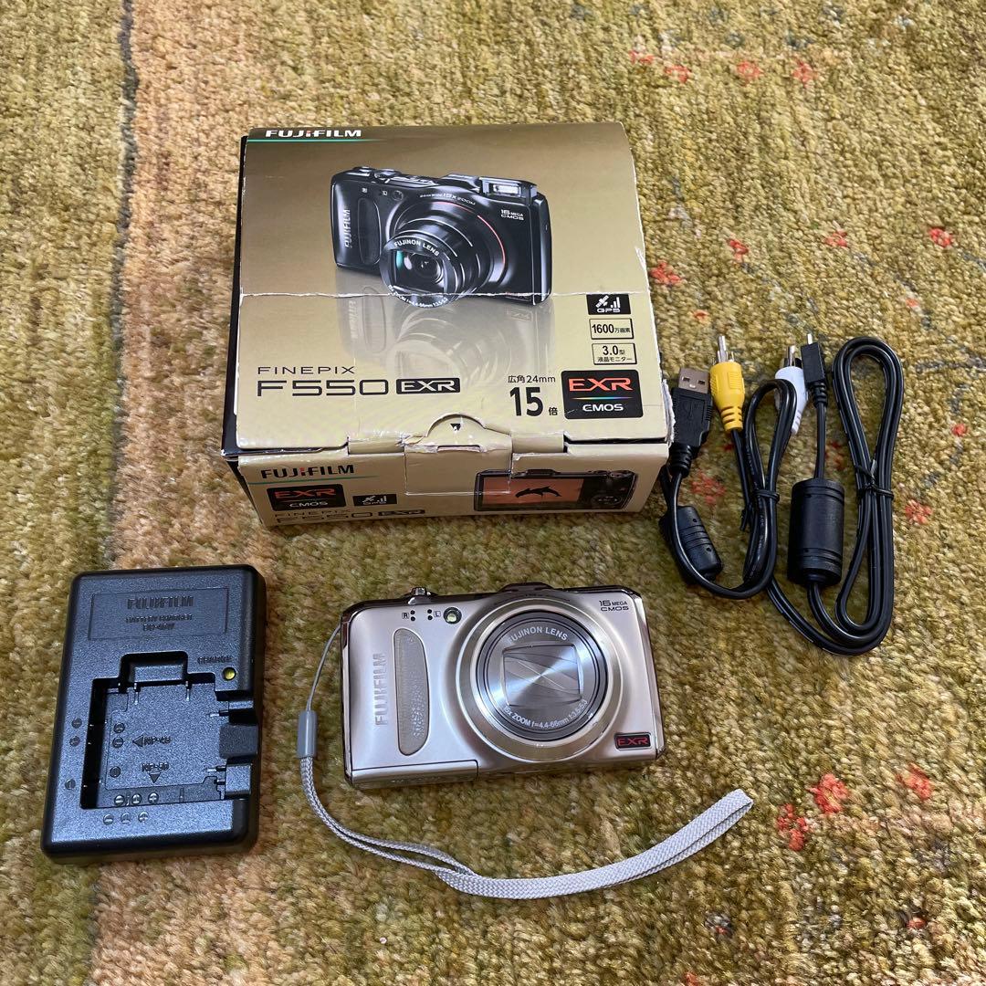 Fujifilm FinePix F550 EXR シルバー