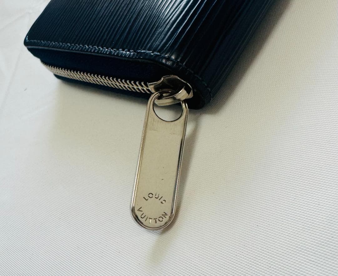 【美品 】ルイヴィトン エピ ジッピーウォレット 長財布　ラウンドファスナー 青