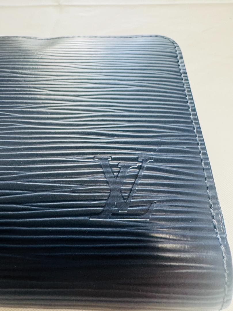 【美品 】ルイヴィトン エピ ジッピーウォレット 長財布　ラウンドファスナー 青