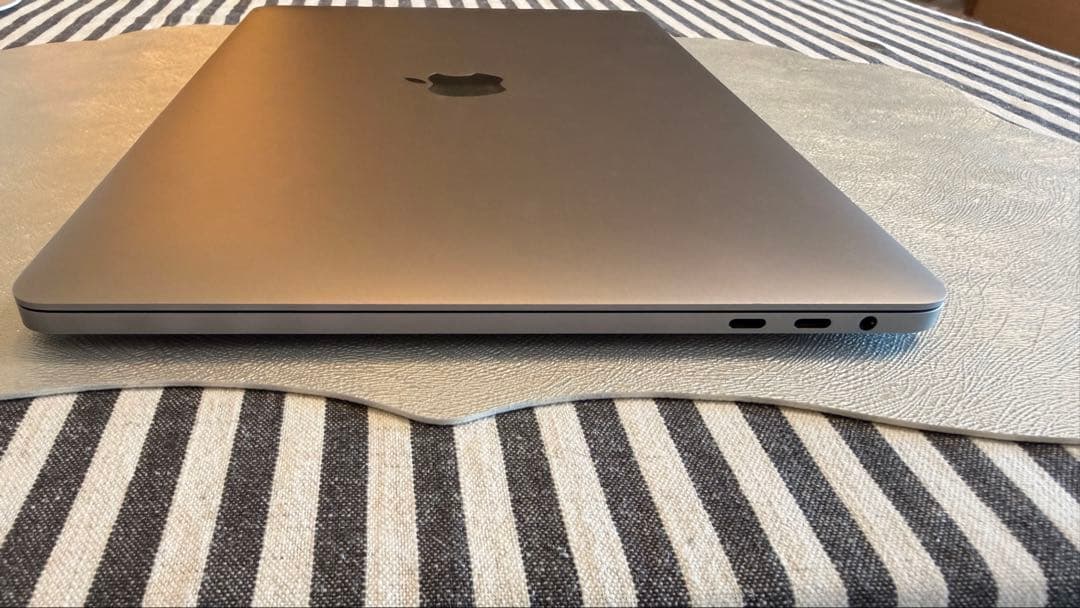 MacBook Pro 13インチ（2017）512GB 充電器付 箱無し