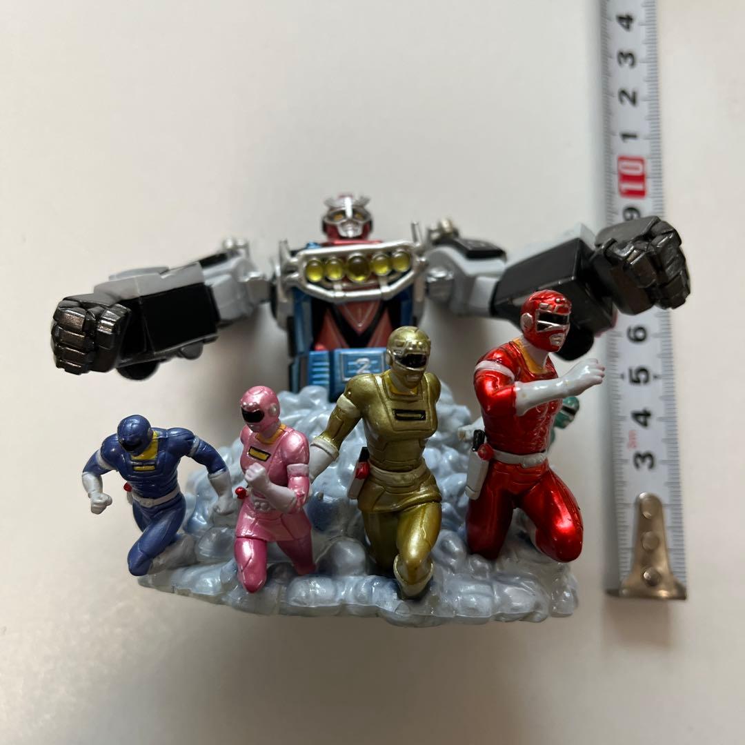 黒十字軍ポーチと戦隊ヒーロー ジオラマフィギュア セット