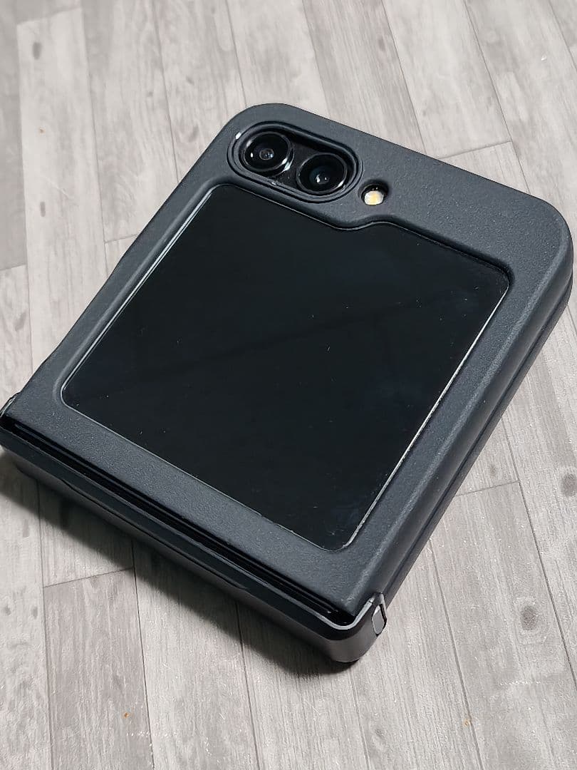 Samsung Galaxy Z Flip5 512GB 海外版 グラファイト