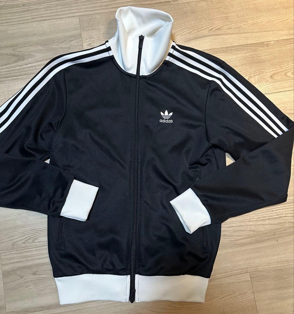 美品　adidas トラックジャケット ユニセックス