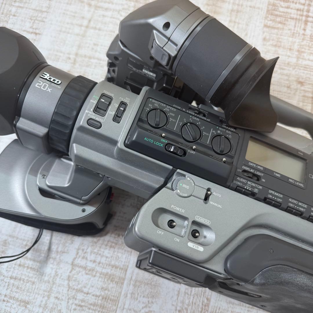 動作未確認　SONY 3CCD 業務用ビデオカメラレコーダーDCRーVX9000