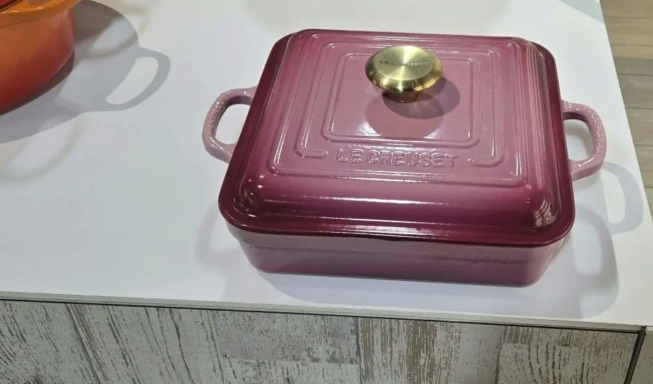 LE CREUSET ベリー　スクエア24センチ