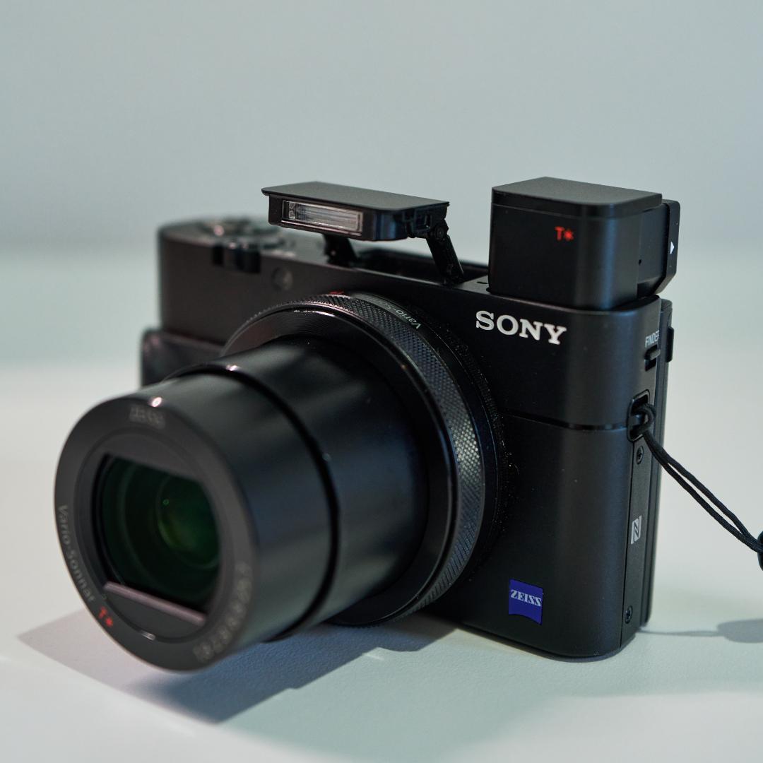 デジタルカメラ SONY Cyber-shot RX100 M5A