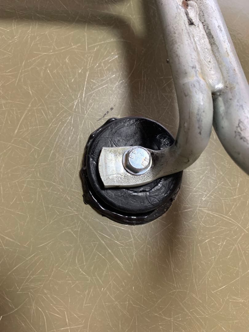 イームズ Eames アームシェル ハーマンミラー オリーブ