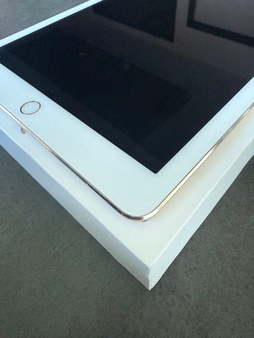 iPad Pro 9.7インチ ゴールド128G