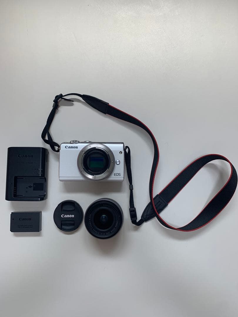 Canon EOS M100 ホワイト EF-M 15-45mm