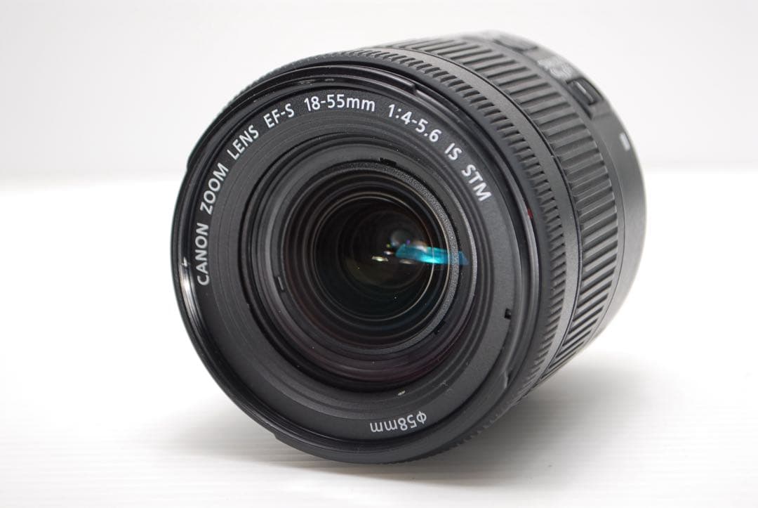 ✨手ぶれ補正付きで初心者安心✨Canon kiss X9 軽量モデル 美品