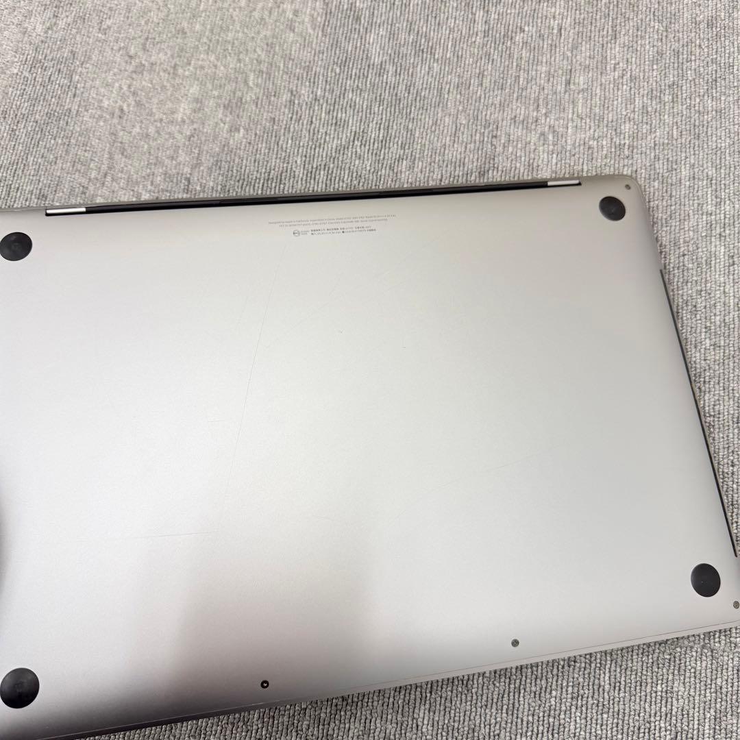 MacBook Pro 2017 15インチ 16GB / 256GB