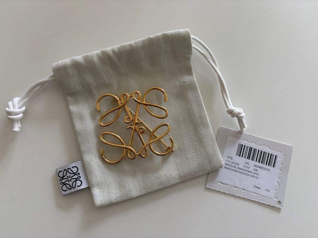 【狐さん専用】LOEWE アナグラムブローチ ロエベ ゴールド