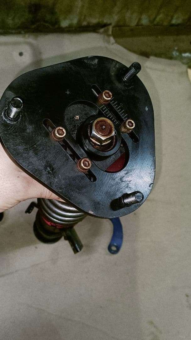 ZVW30 コイルオーバーサスペンションキット