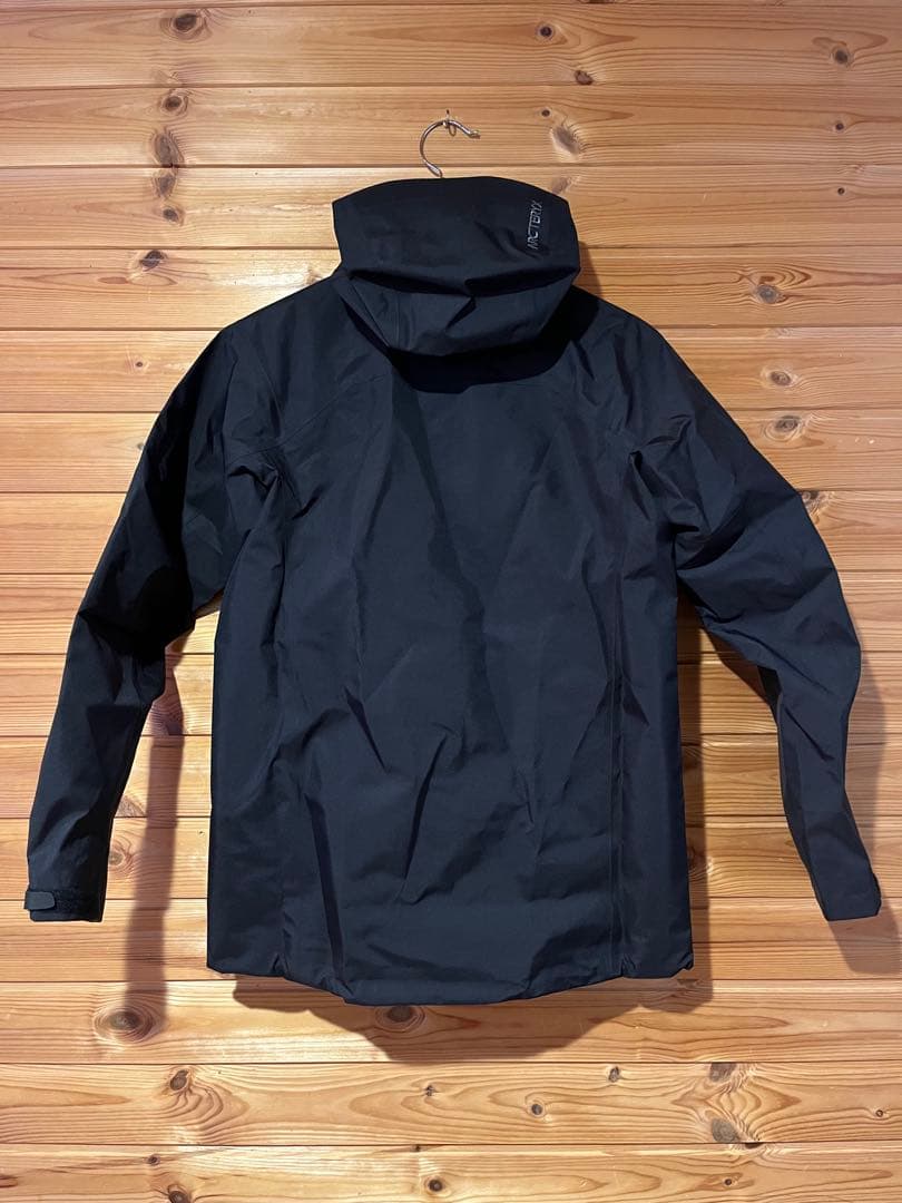 正規品タグ付き新品　アークテリクス　ベータジャケット　XS
