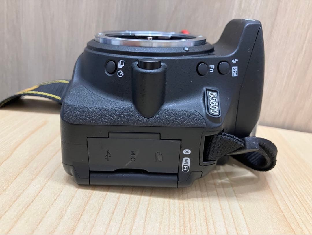 ゲリラセール　Nikon デジタル一眼レフカメラ D5600 ダブルズームキット