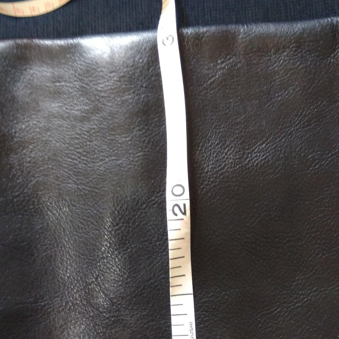 コーチ斜めがけバッグ　　ロゴ型押し　レザー　黒　A4可能