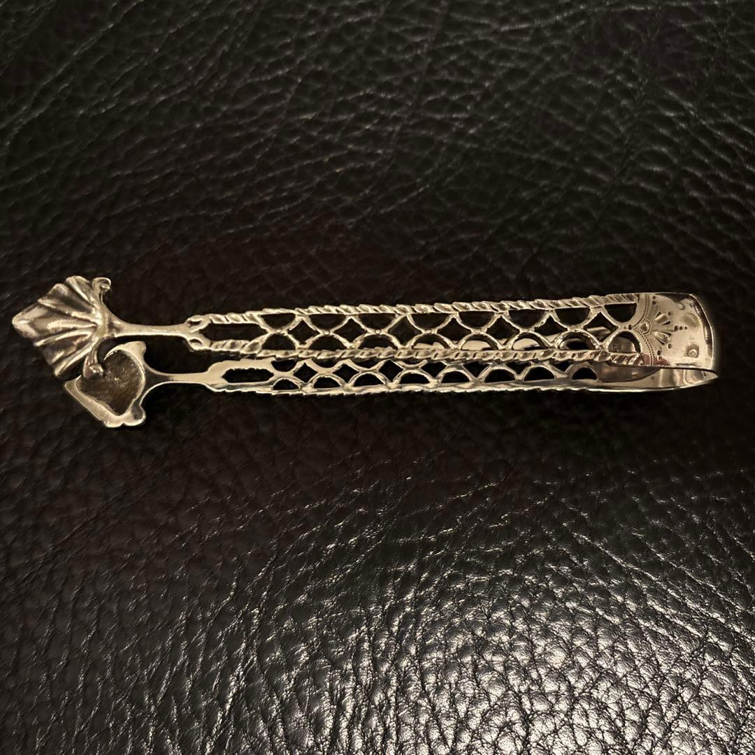 英国製　アンティーク　純銀　シュガートング　透かし彫り