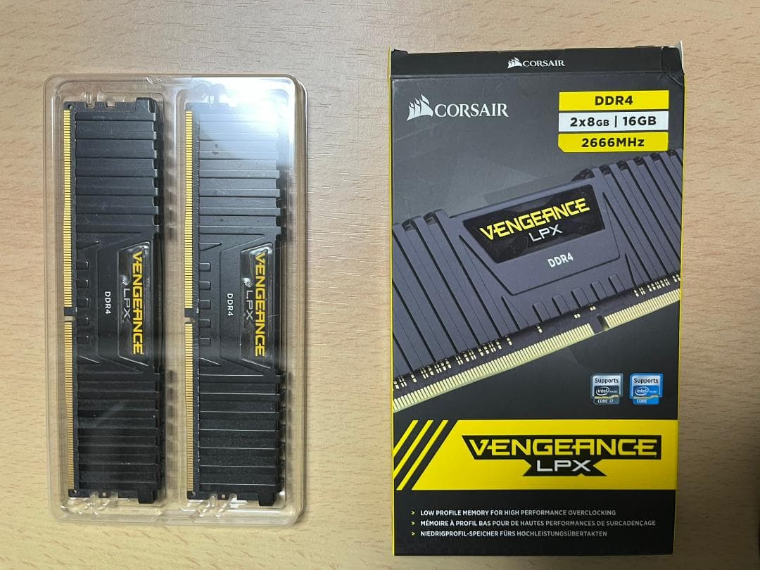 メモリー CORSAIR VENGEANCE LPX DDR4 16GB (2x8GB)