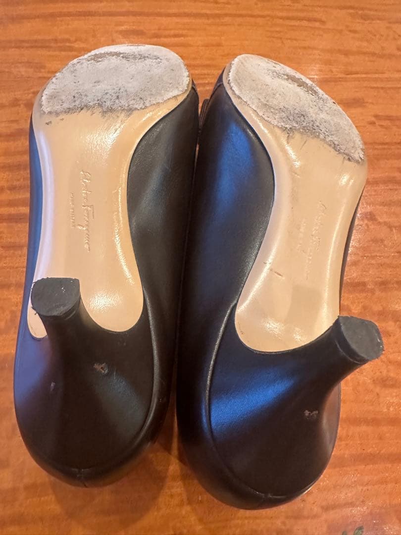 美品⭐︎Salvatore Ferragamo ブラックパンプス 6 1/2 D