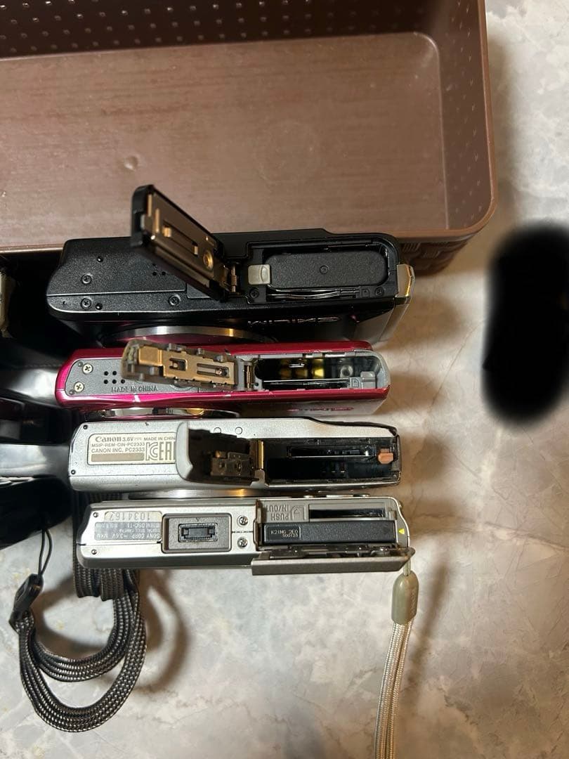 コンパクトデジカメ7台まとめ売り（ジャンク品）