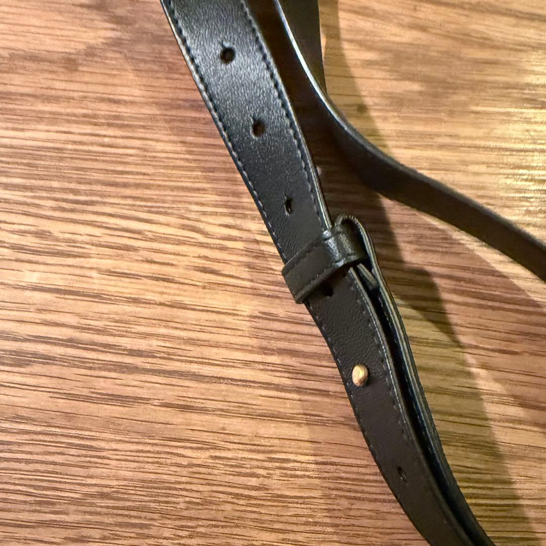 【美品】ボッテガべネタ　カセット　ブラックレザーボディバッグ