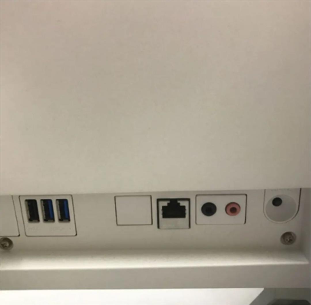 ① Windows10 カメラ付き富士通一体型21.5型、無線マウス、キーボード