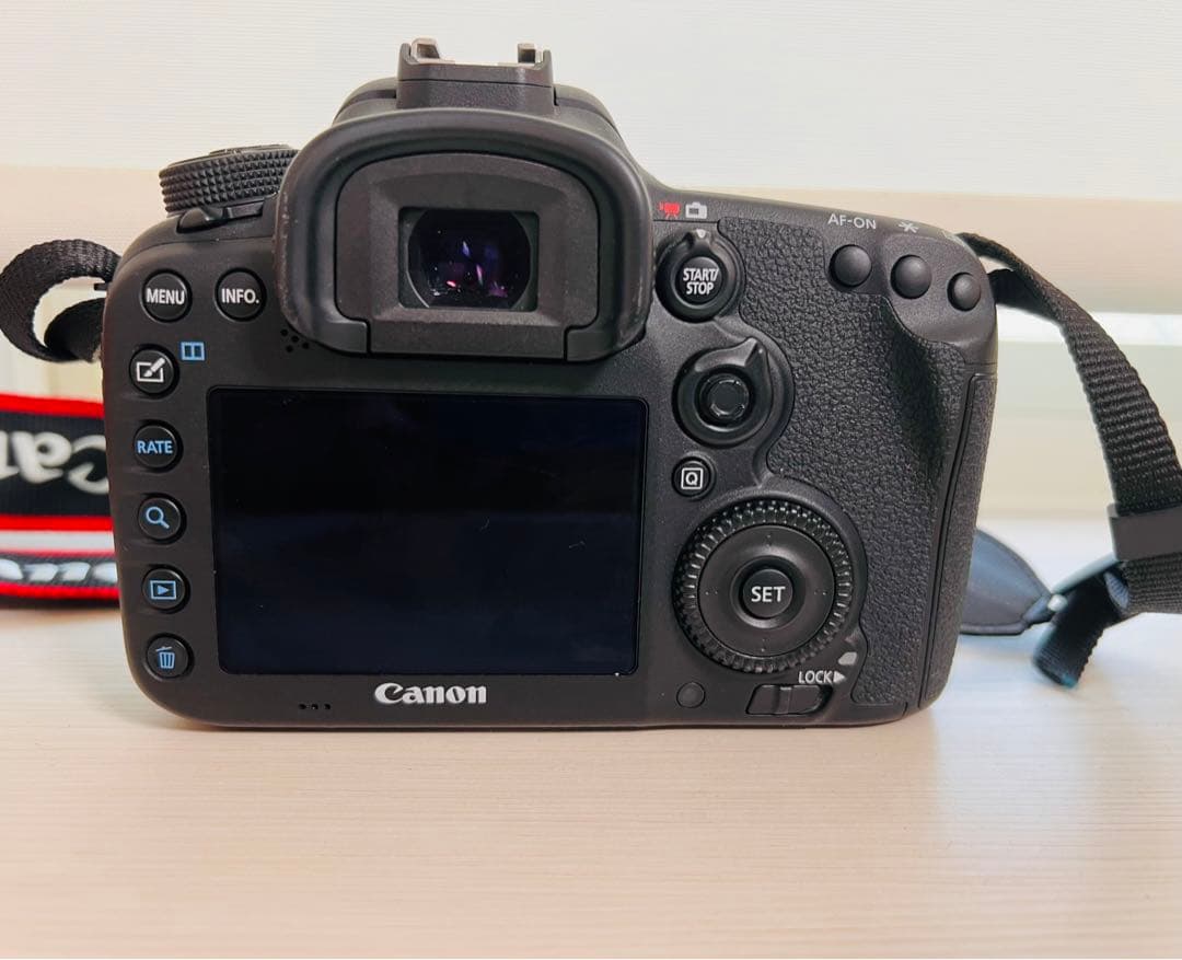 キャノンデジタルカメラ S18-135mm CANON EOS 7D MARKⅡ