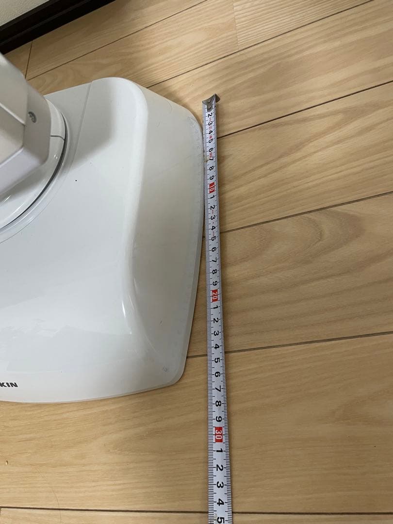 ダイキン 遠赤外線暖房機　セラムヒート　ストーブ ホワイト