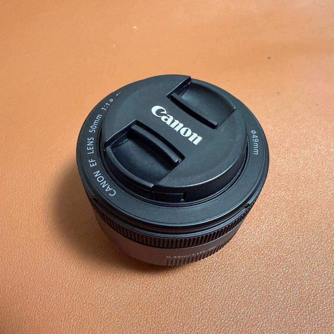 Canon EF 50mm f/1.8 レンズ フード付き