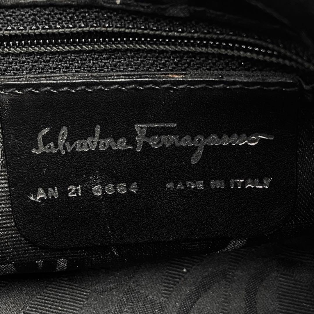 美品● フェラガモ ハンドバッグ ガンチーニ 金具 ブラック レザー