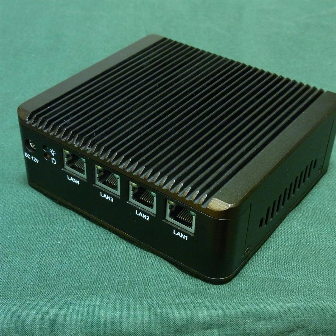 ミニPC Intel J1900搭載 4 LAN ファンレスベアボーン