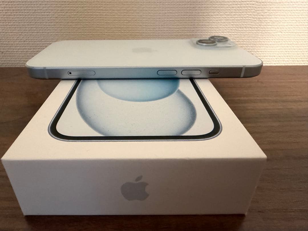 iPhone15ブルー128G