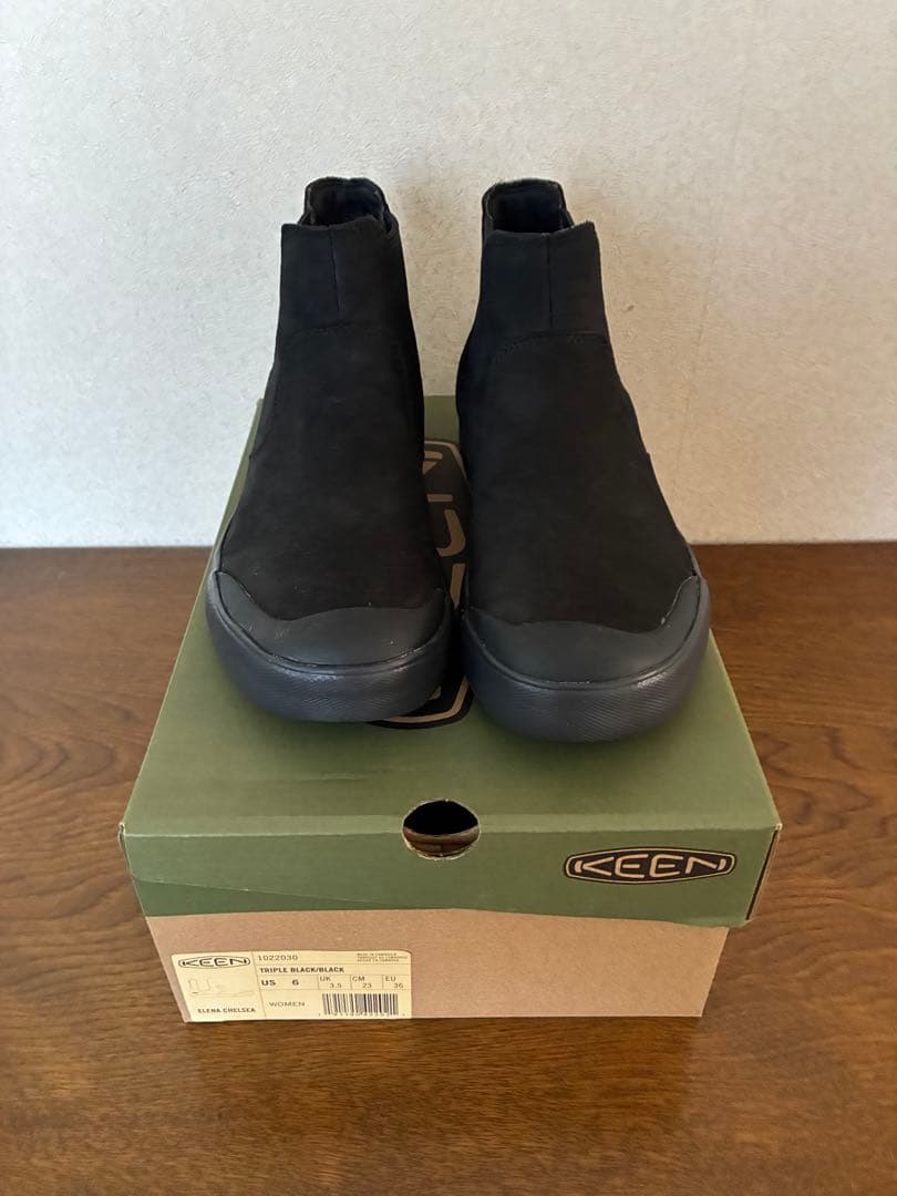 新品未使用　KEEN ブラック チェルシーブーツ　23センチ