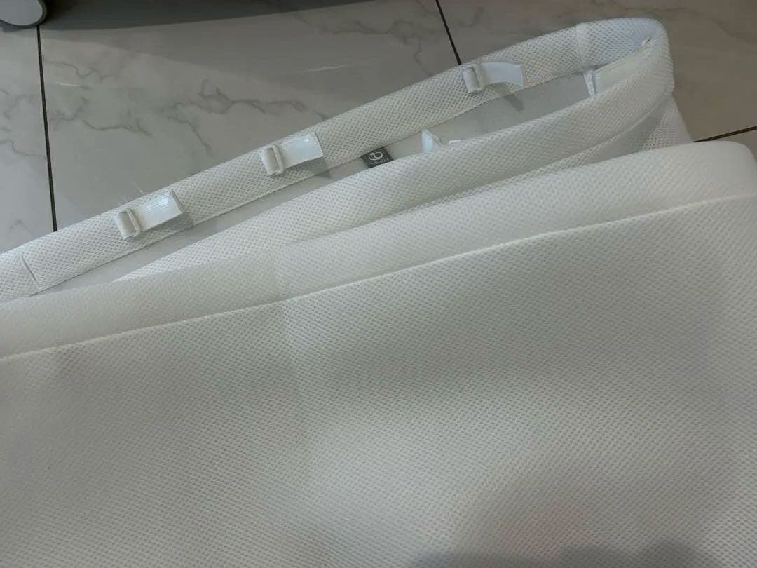 STOKKE ベビーベッド マットレス　シーツ　メッシュライナー付き