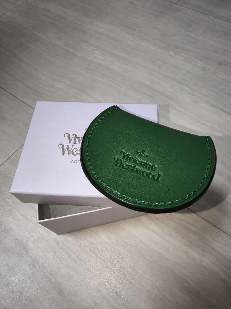 小物 Vivienne Westwood